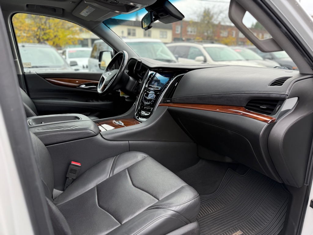 Photo 18 of this CADILLAC ESCALADE ESV