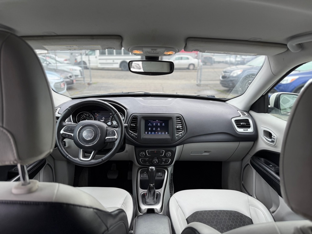 Photo 14 of this JEEP COMPASS