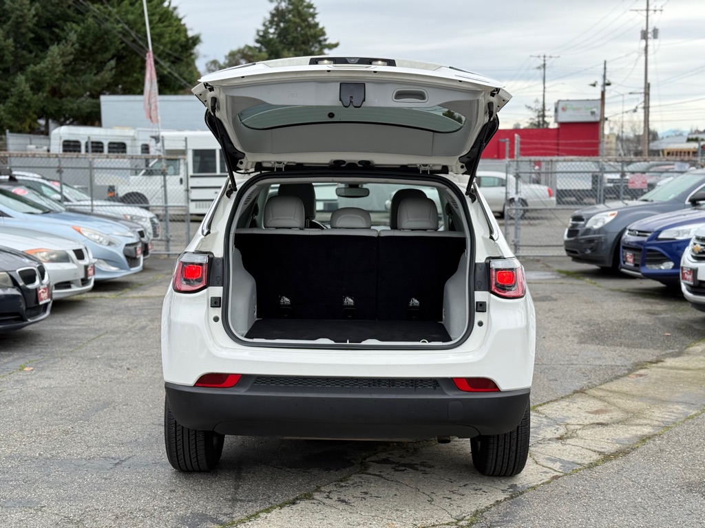 Photo 8 of this JEEP COMPASS