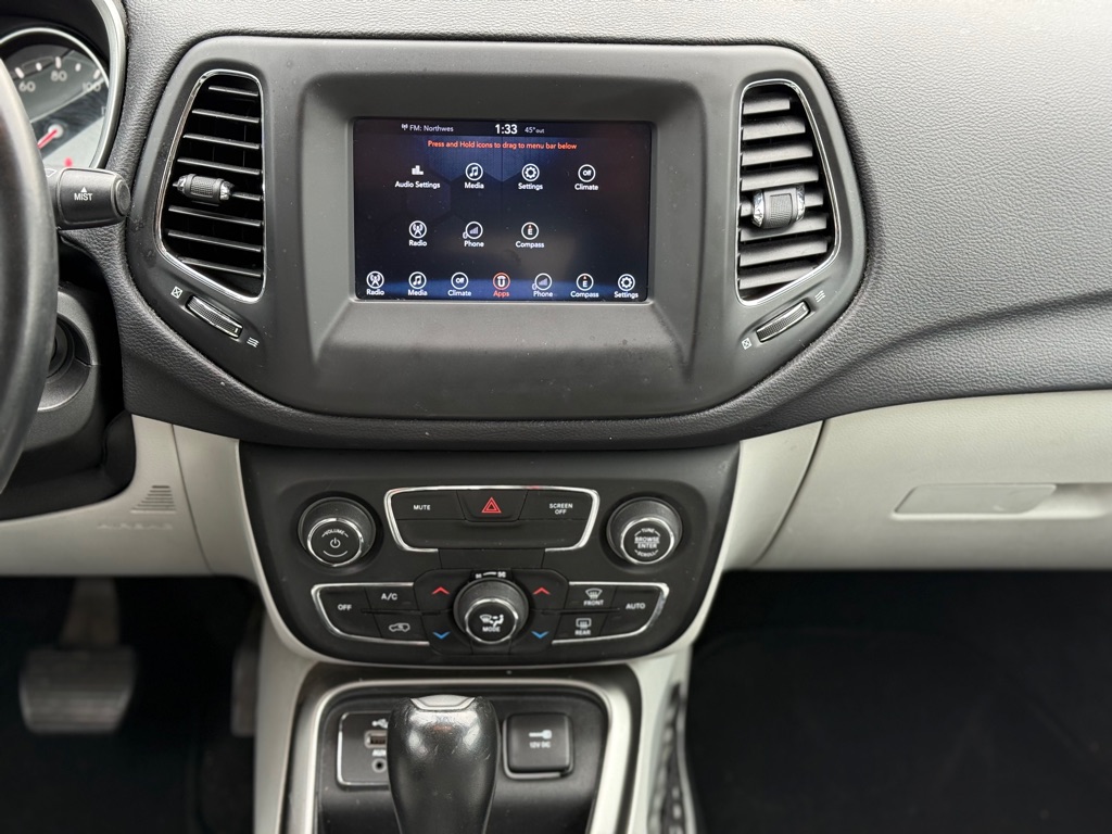 Photo 15 of this JEEP COMPASS
