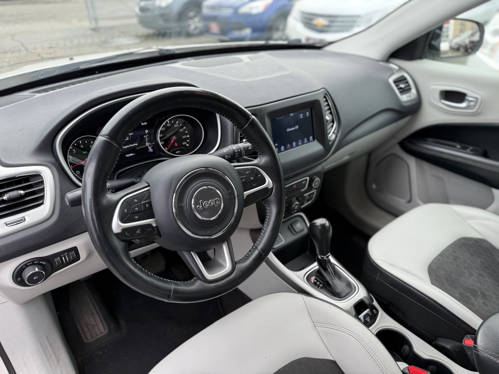 Photo 11 of this JEEP COMPASS