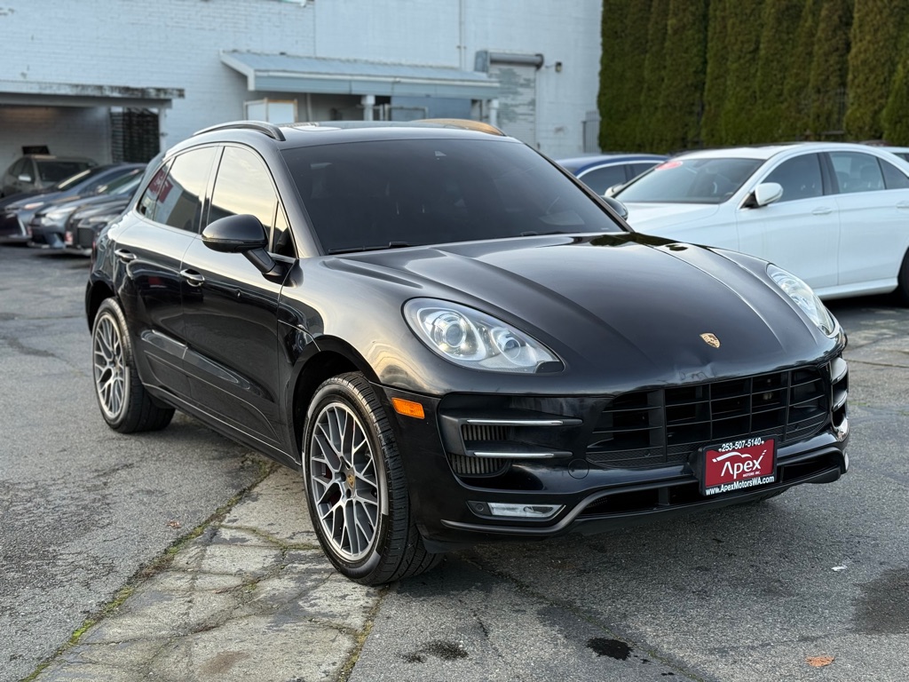 Photo 2 of this PORSCHE MACAN