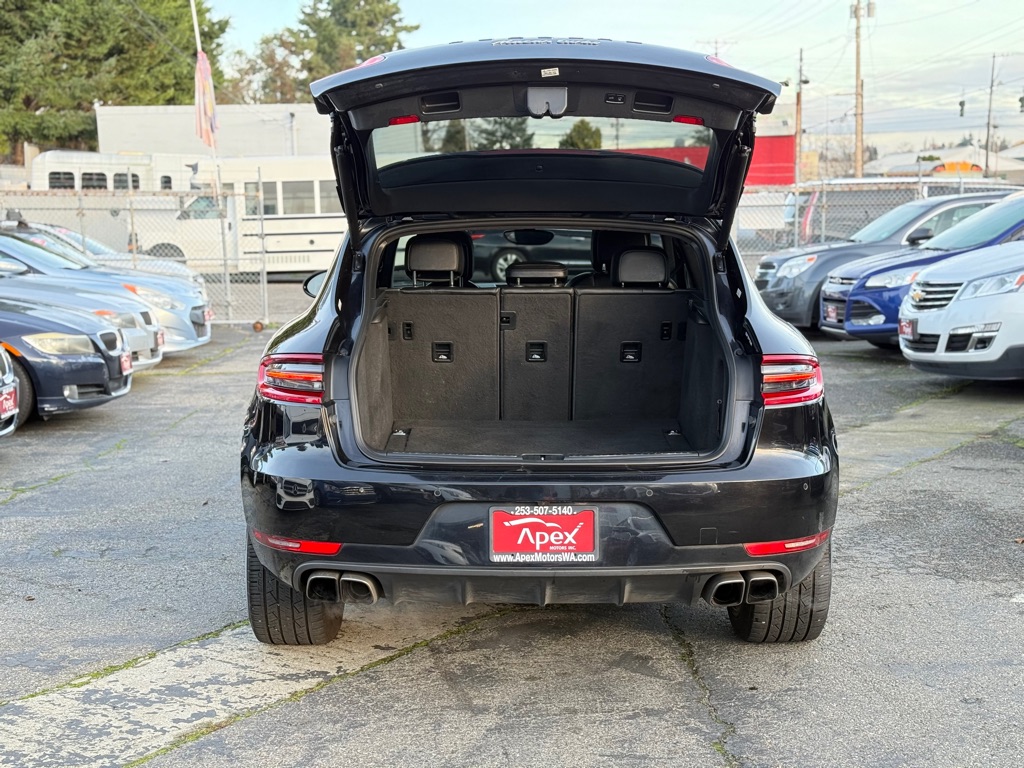 Photo 8 of this PORSCHE MACAN