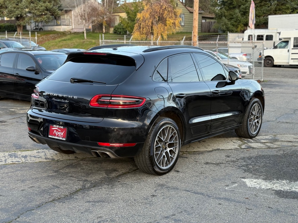 Photo 5 of this PORSCHE MACAN