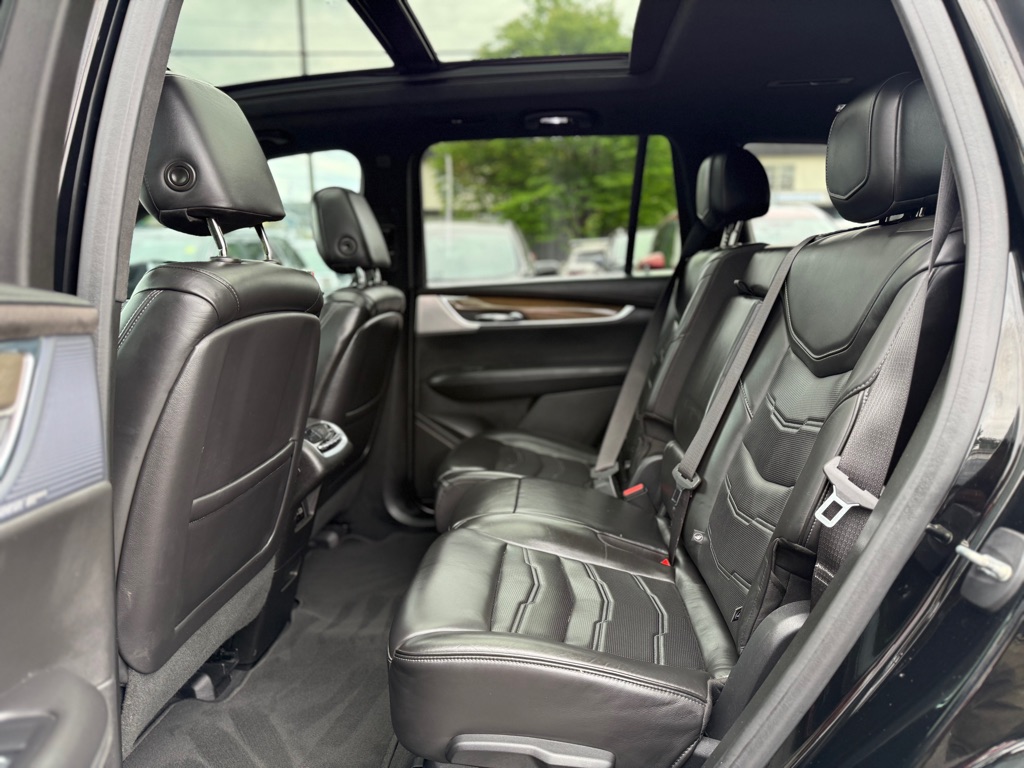 Photo 18 of this CADILLAC XT6