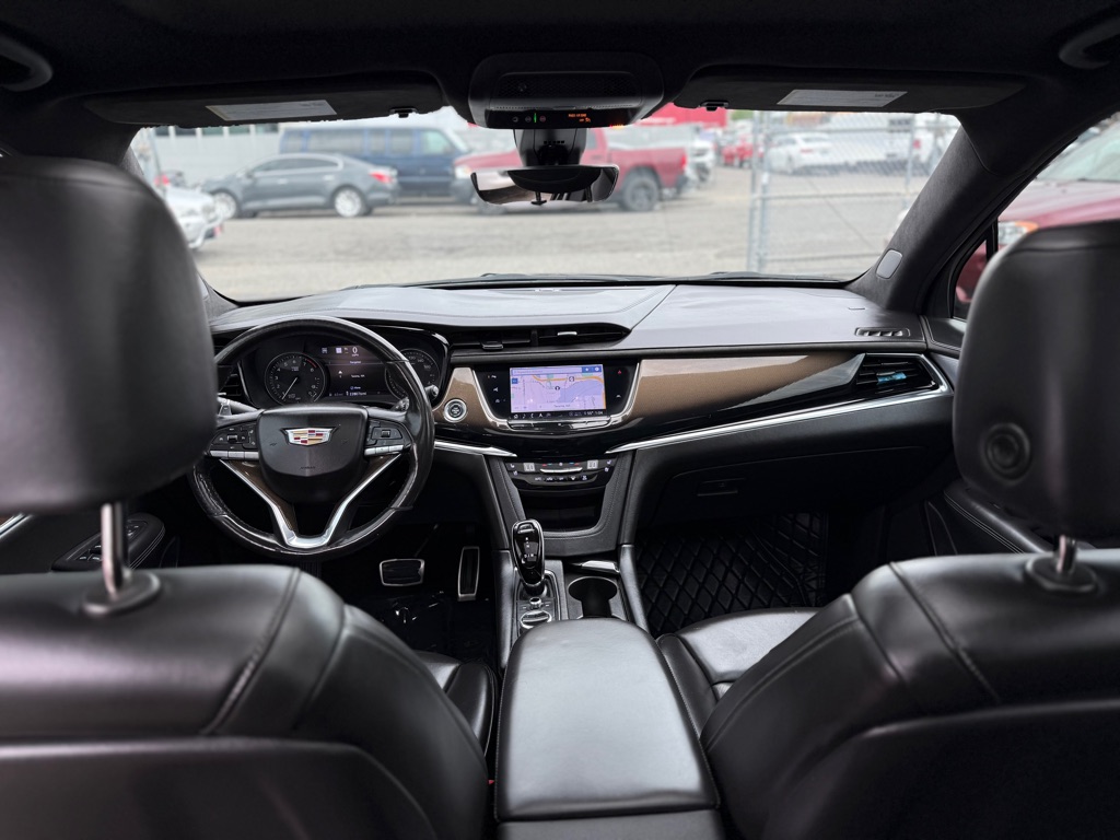 Photo 21 of this CADILLAC XT6
