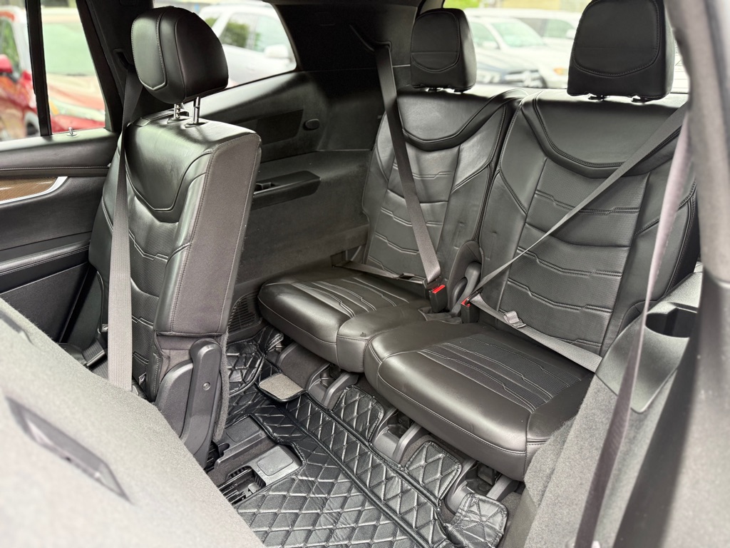 Photo 20 of this CADILLAC XT6