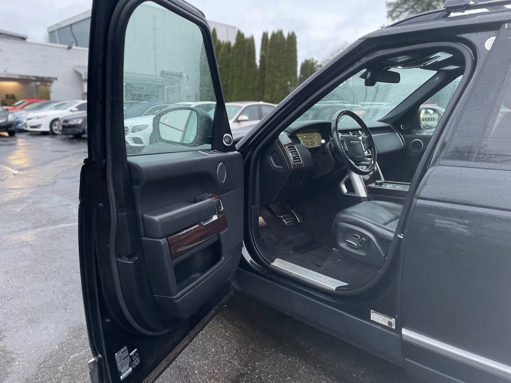 Photo 14 of this LAND ROVER RANGE ROVER