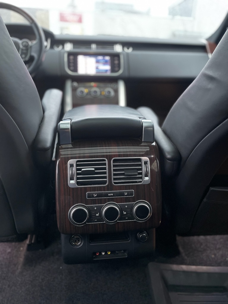 Photo 11 of this LAND ROVER RANGE ROVER