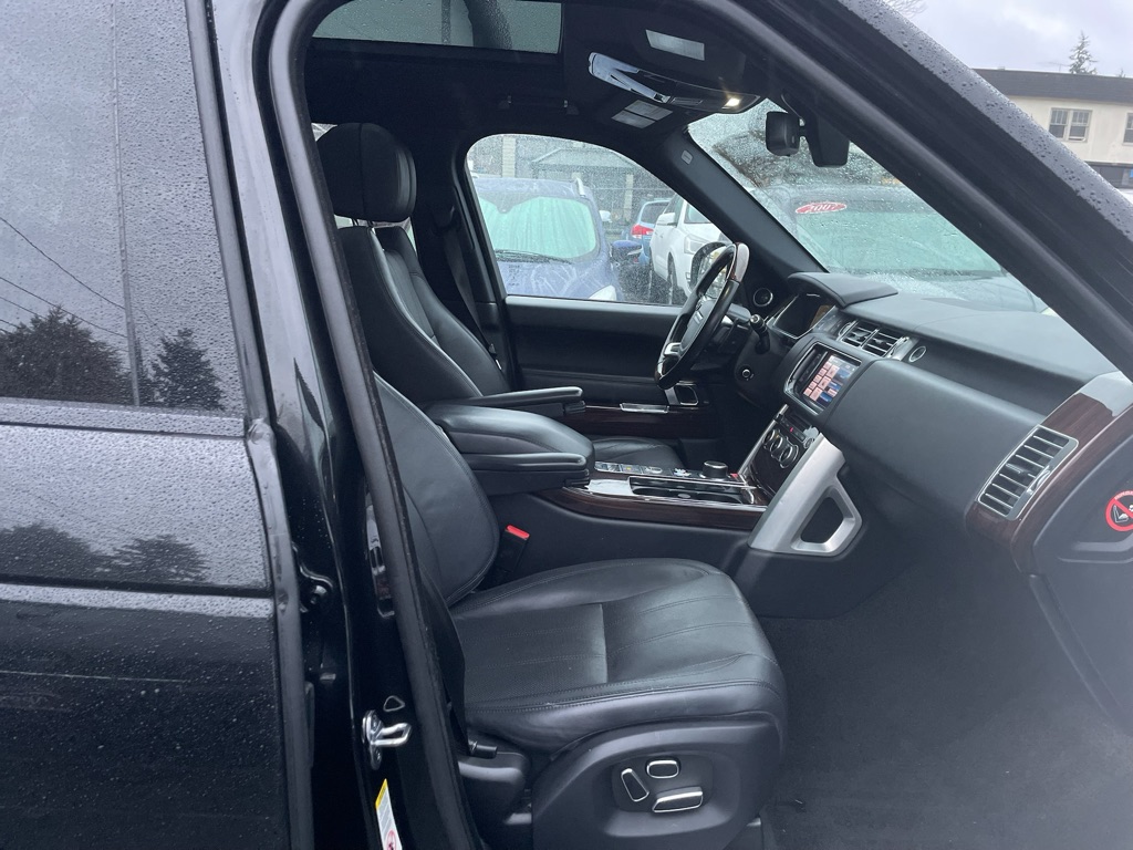 Photo 18 of this LAND ROVER RANGE ROVER