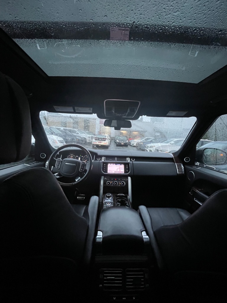 Photo 20 of this LAND ROVER RANGE ROVER