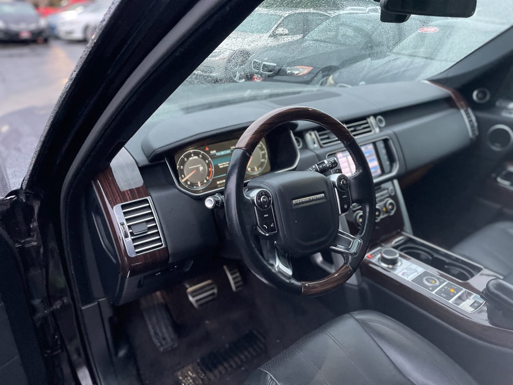 Photo 16 of this LAND ROVER RANGE ROVER
