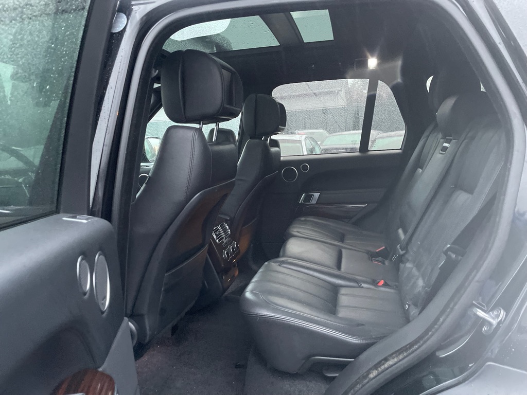 Photo 10 of this LAND ROVER RANGE ROVER