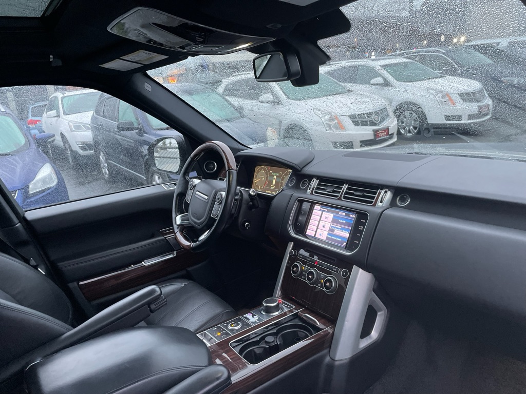 Photo 19 of this LAND ROVER RANGE ROVER