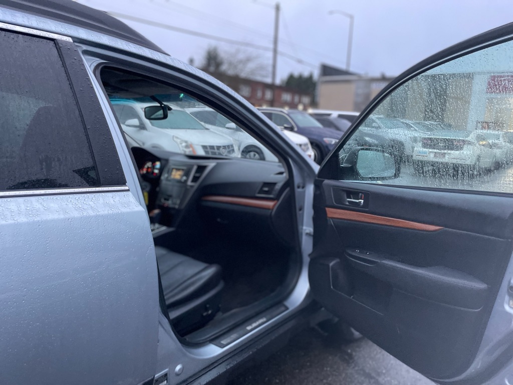 Photo 12 of this SUBARU OUTBACK