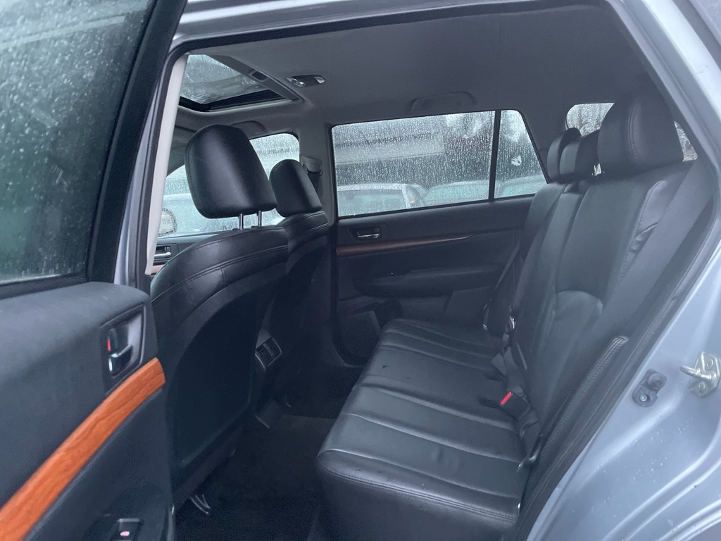 Photo 11 of this SUBARU OUTBACK