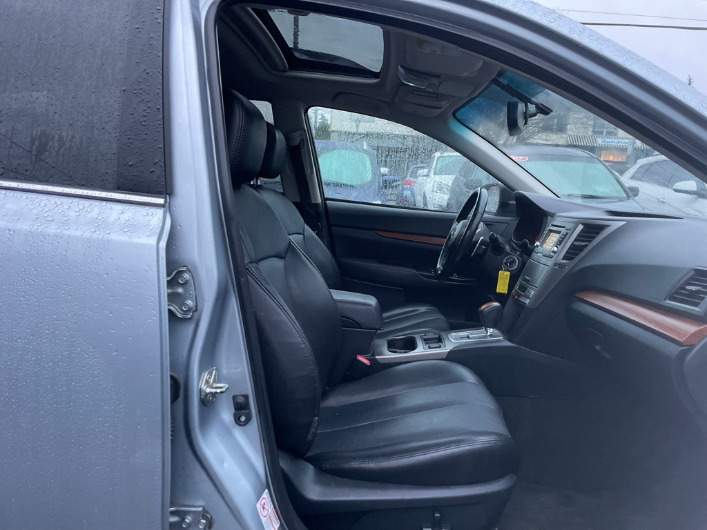 Photo 13 of this SUBARU OUTBACK