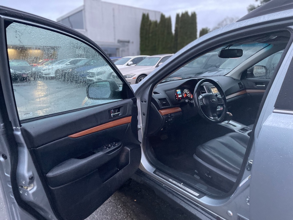 Photo 7 of this SUBARU OUTBACK
