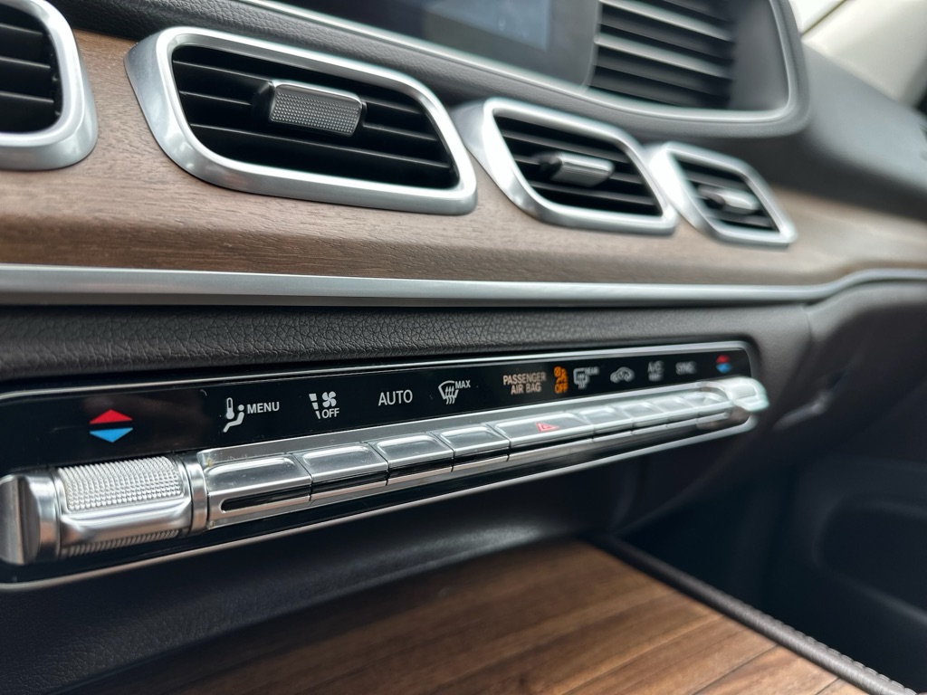 Photo 22 of this MERCEDES-BENZ GLE