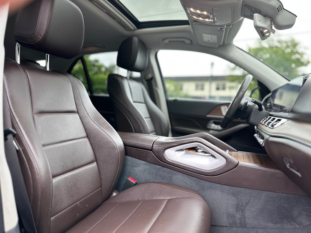 Photo 17 of this MERCEDES-BENZ GLE