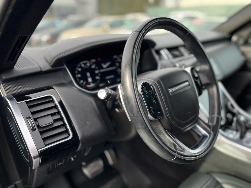 Photo 13 of this LAND ROVER RANGE ROVER SPO