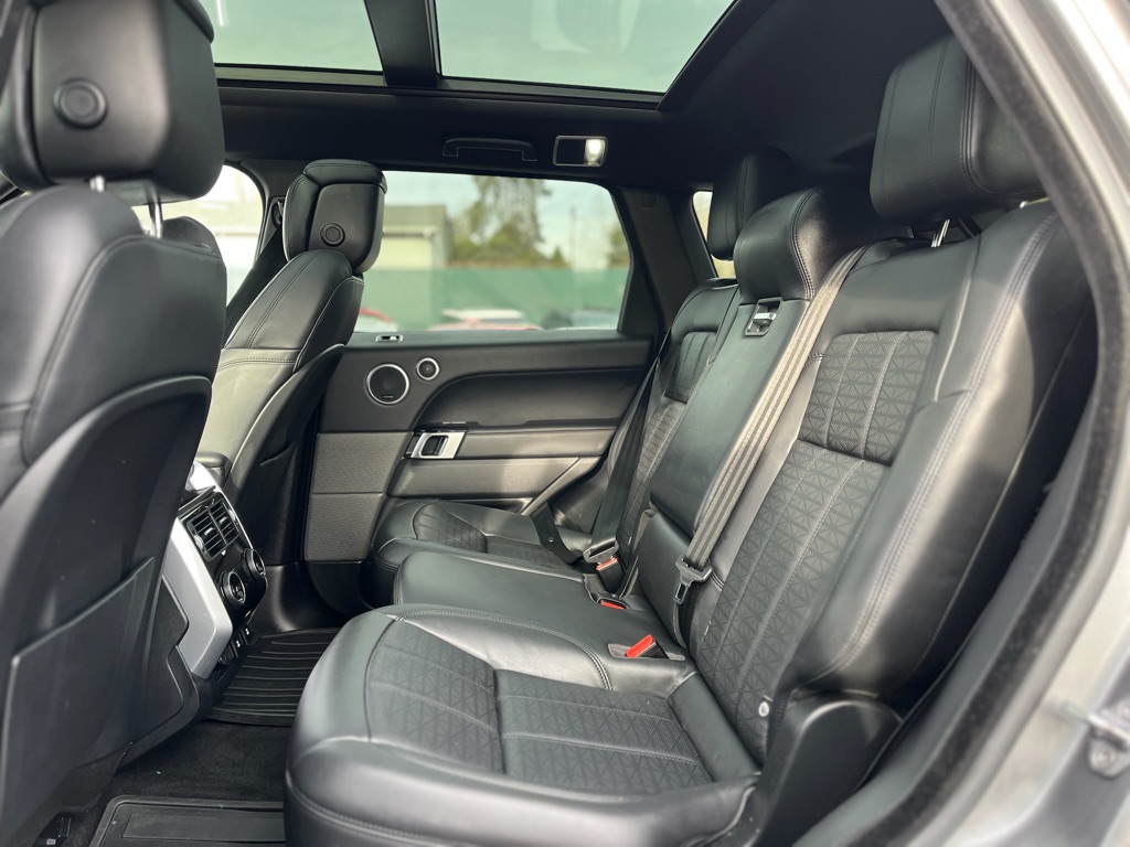 Photo 17 of this LAND ROVER RANGE ROVER SPO