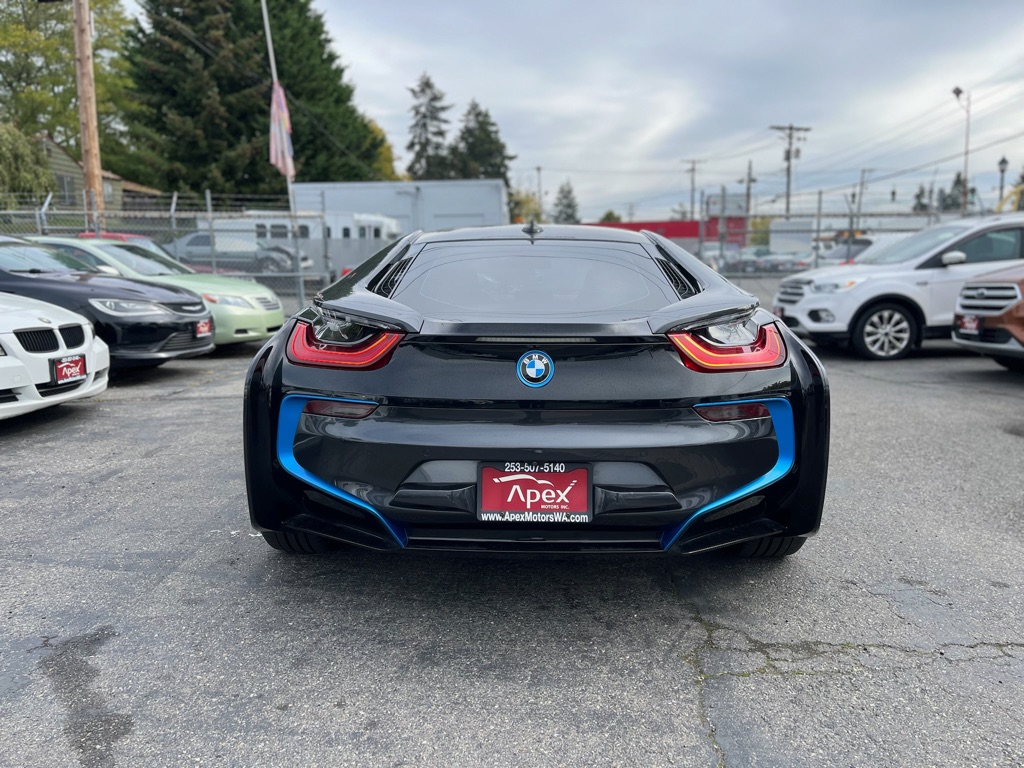 Photo 7 of this BMW I8