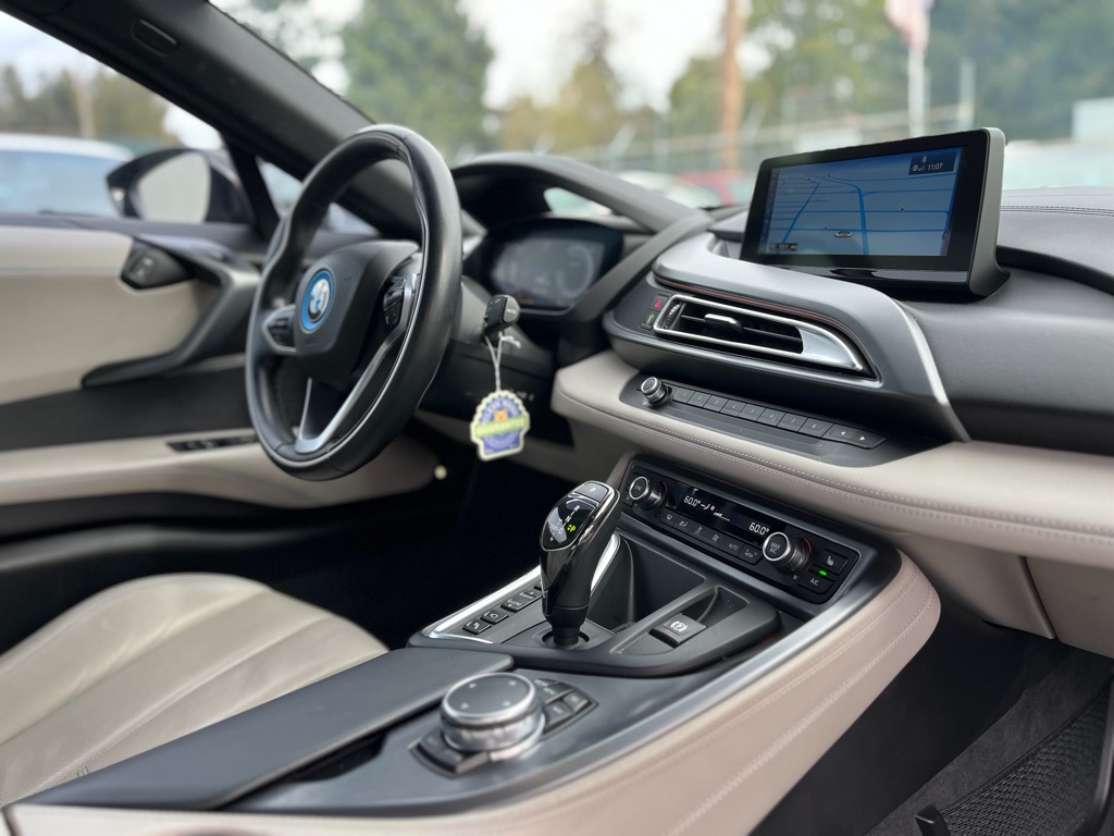 Photo 18 of this BMW I8