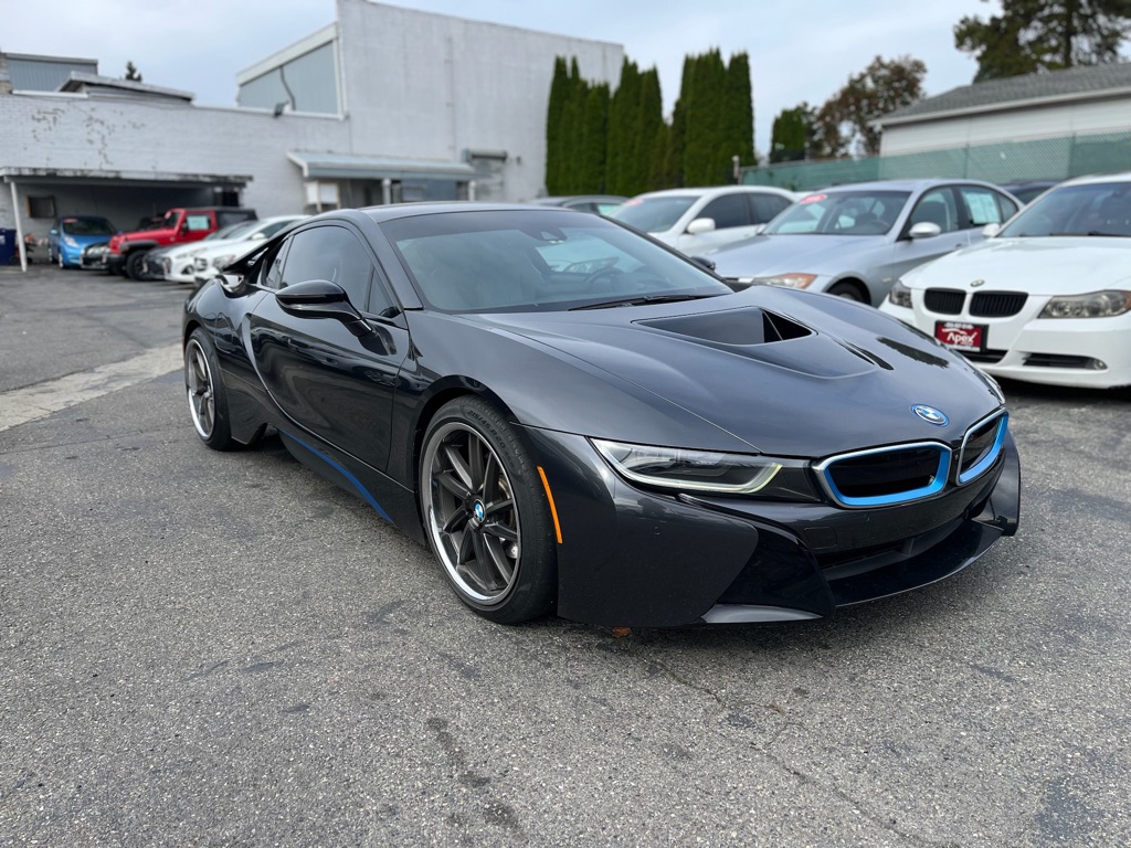 Photo 3 of this BMW I8