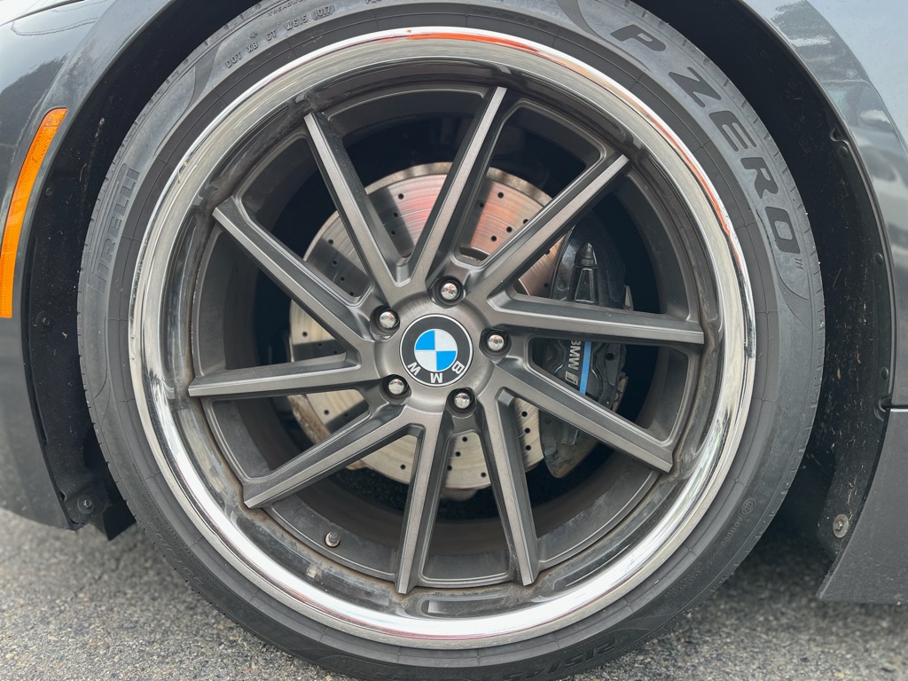 Photo 8 of this BMW I8