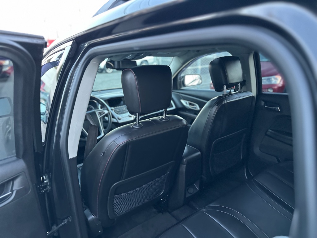 Photo 14 of this GMC TERRAIN