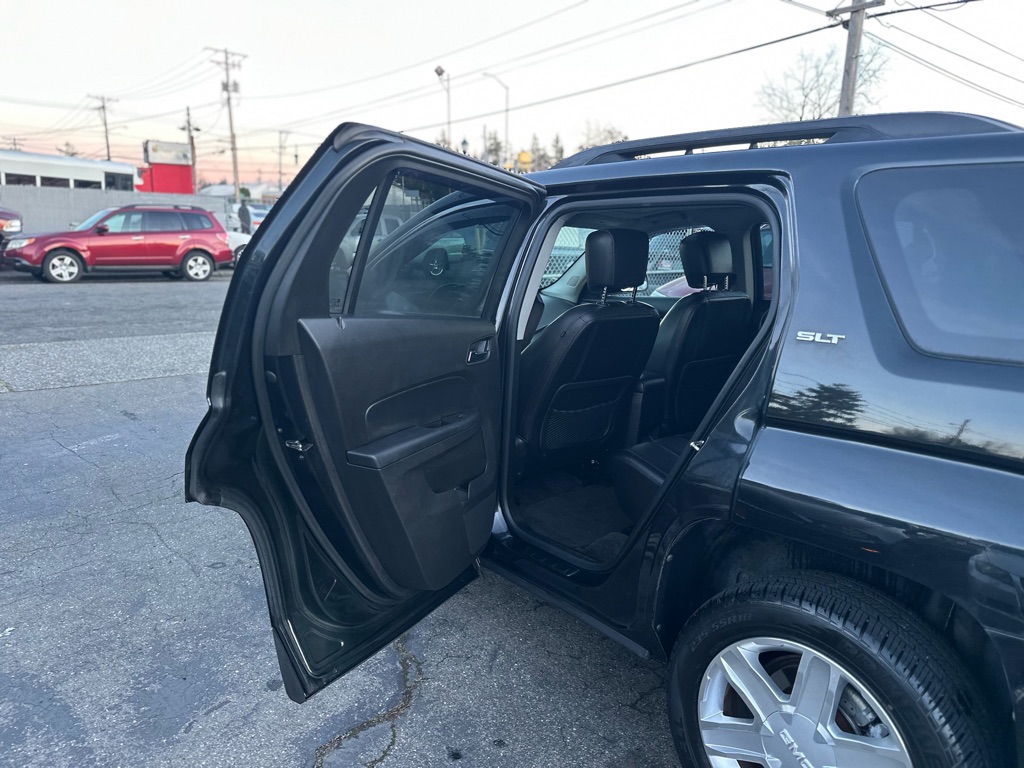 Photo 12 of this GMC TERRAIN