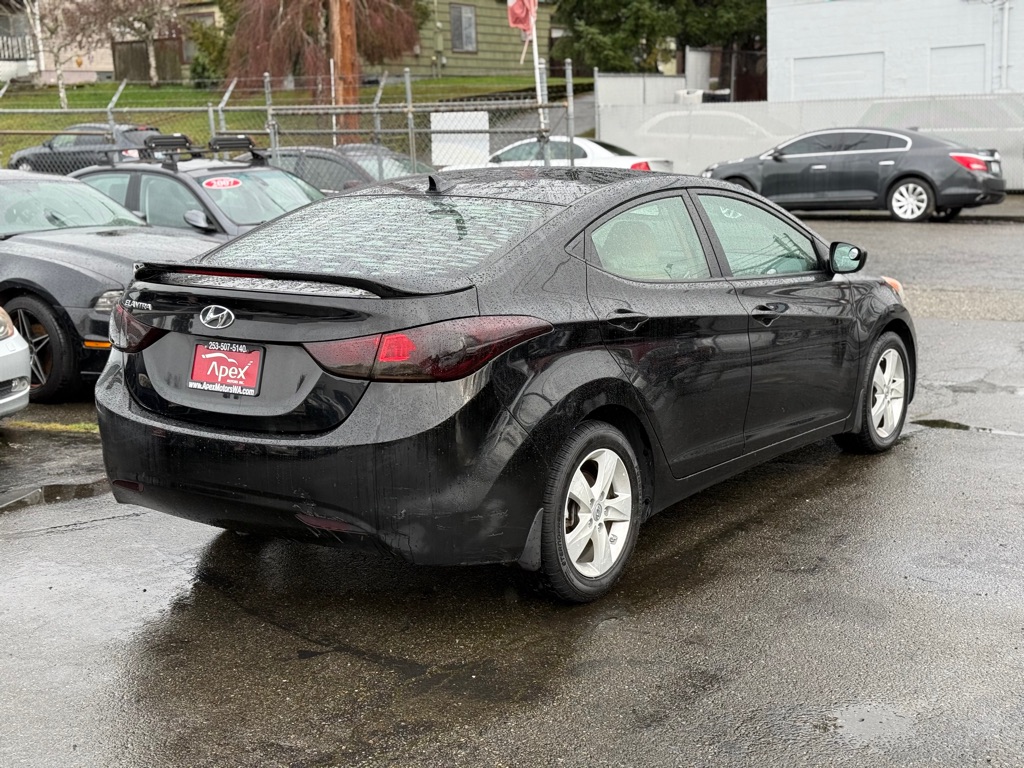 Photo 4 of this HYUNDAI ELANTRA
