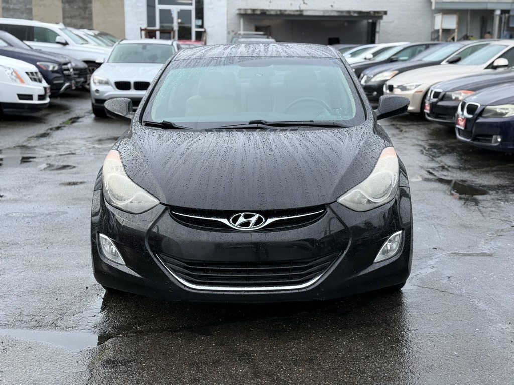 Photo 3 of this HYUNDAI ELANTRA