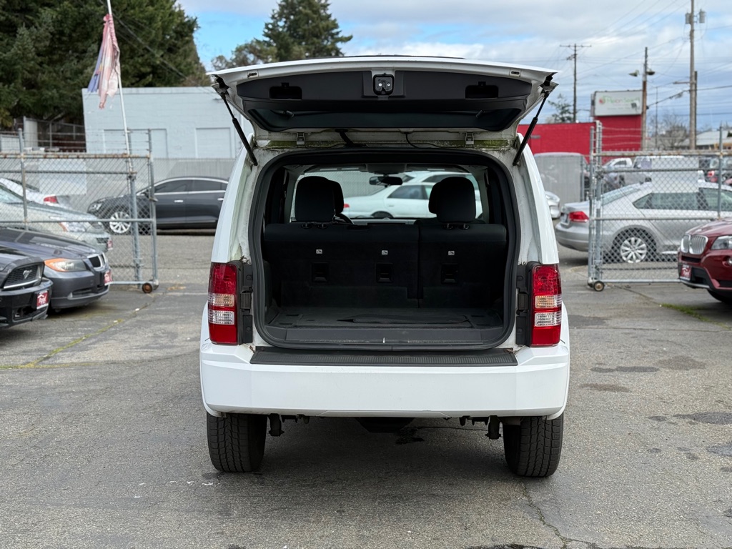 Photo 7 of this JEEP LIBERTY