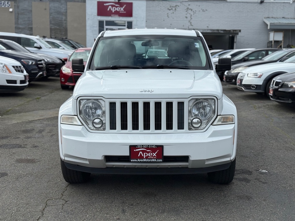 Photo 3 of this JEEP LIBERTY