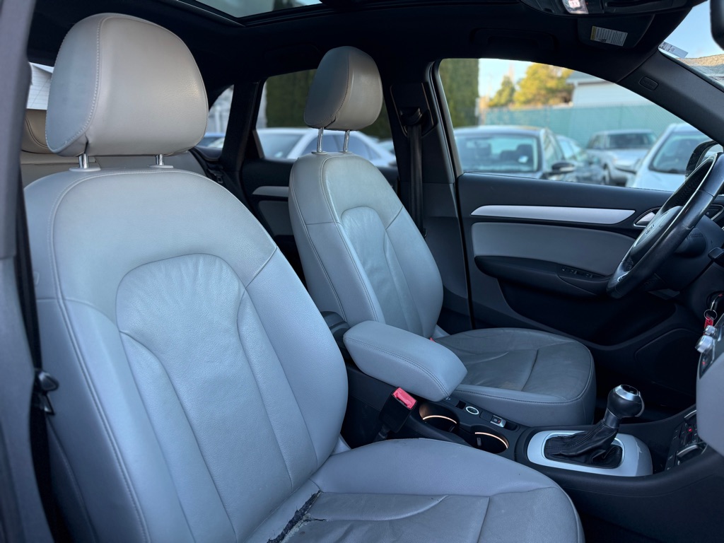 Photo 16 of this AUDI Q3