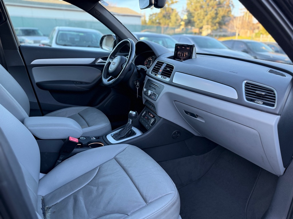 Photo 15 of this AUDI Q3