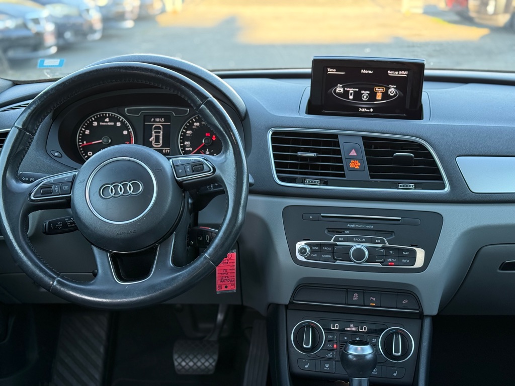 Photo 13 of this AUDI Q3