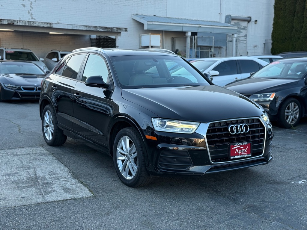 Photo 2 of this AUDI Q3