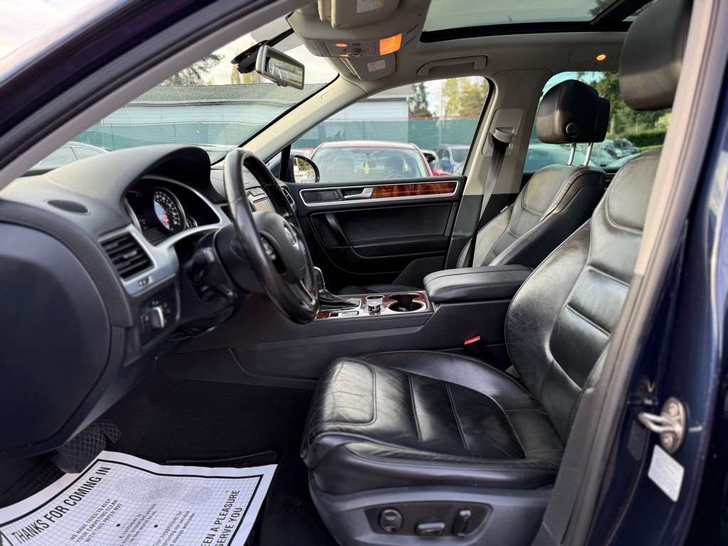 Photo 9 of this VOLKSWAGEN TOUAREG