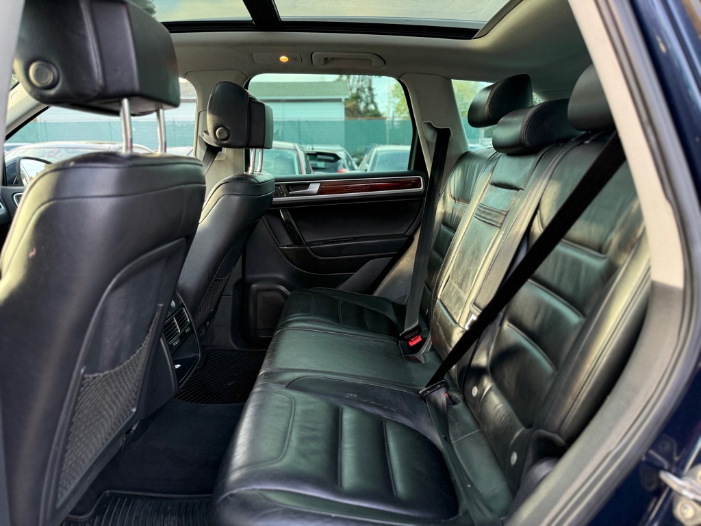 Photo 11 of this VOLKSWAGEN TOUAREG