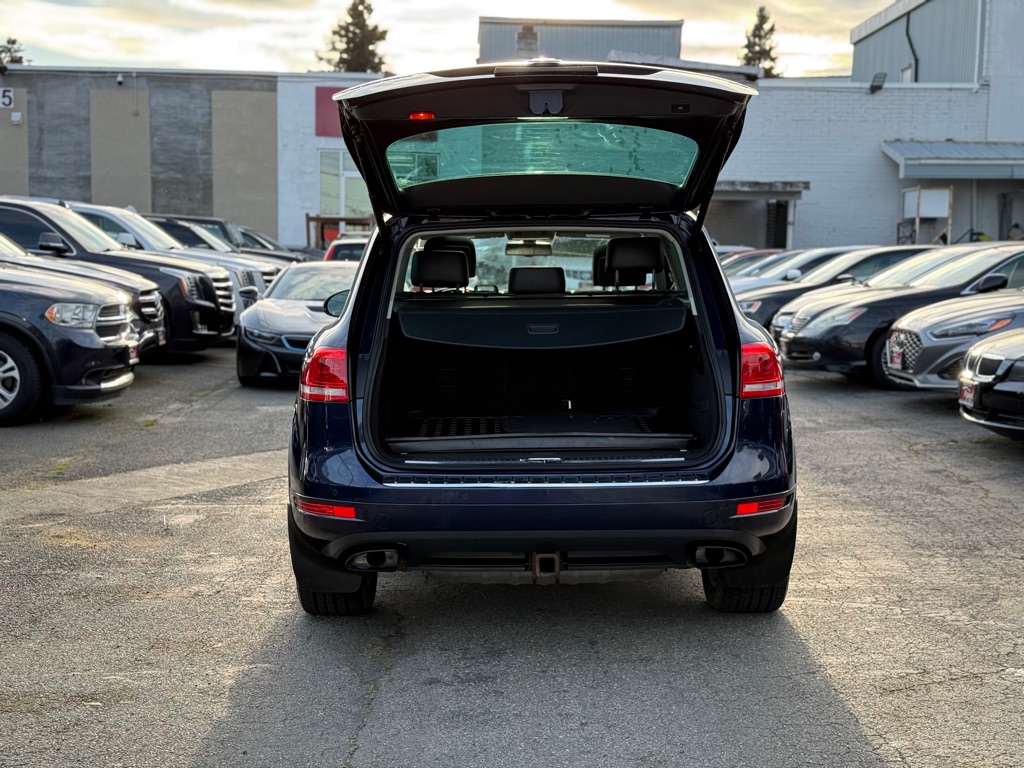 Photo 7 of this VOLKSWAGEN TOUAREG