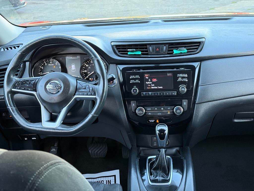 Photo 13 of this NISSAN ROGUE