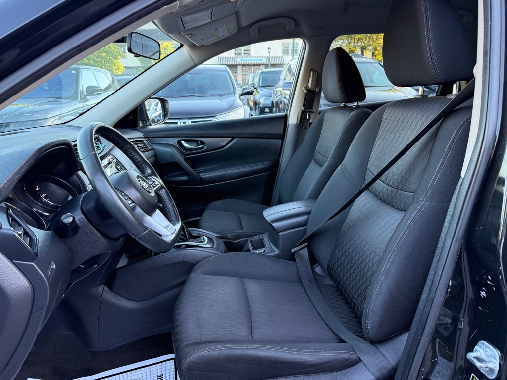 Photo 9 of this NISSAN ROGUE