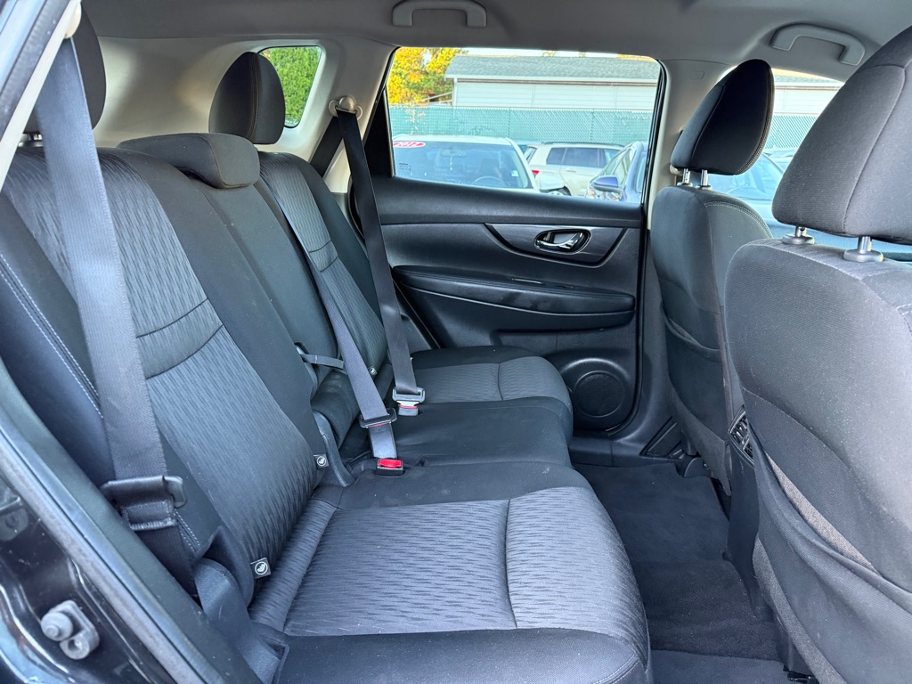 Photo 18 of this NISSAN ROGUE