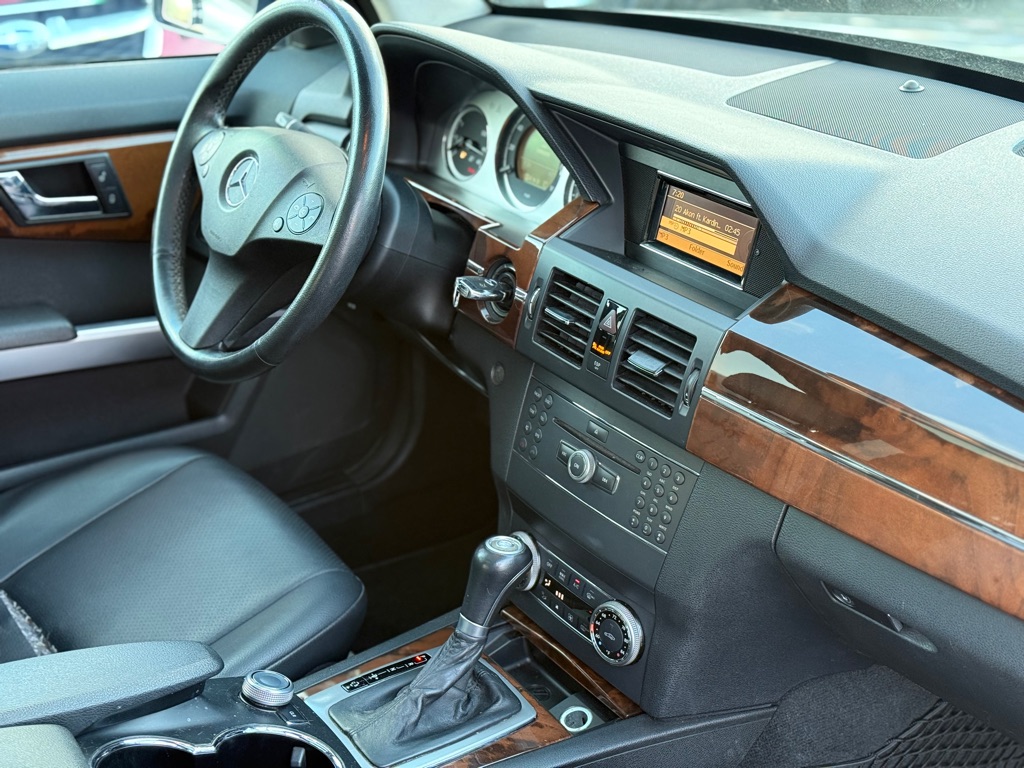 Photo 17 of this MERCEDES-BENZ GLK