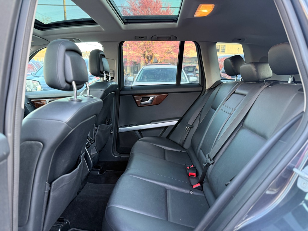 Photo 11 of this MERCEDES-BENZ GLK