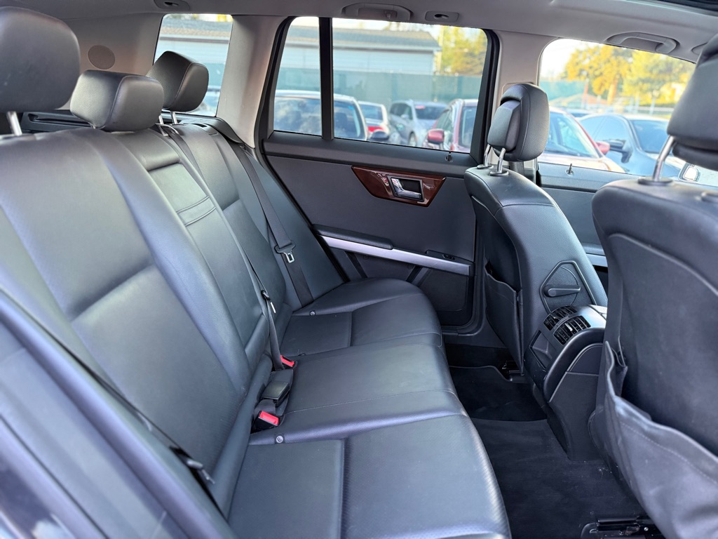 Photo 19 of this MERCEDES-BENZ GLK