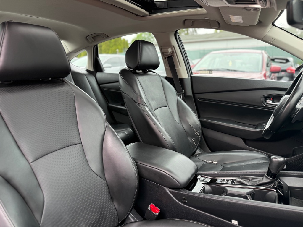 Photo 15 of this HONDA ACCORD HYBRID